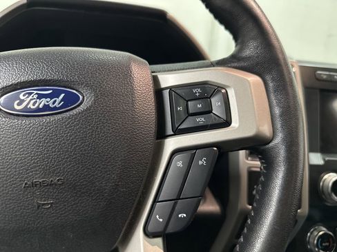 Used 2019 Ford F150 Lariat w/ Equipment Group 502A Luxury AWD/4WD image 38
