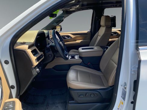 Used 2023 Chevrolet Tahoe Premier w/ Advanced Technology Package RWD image 9