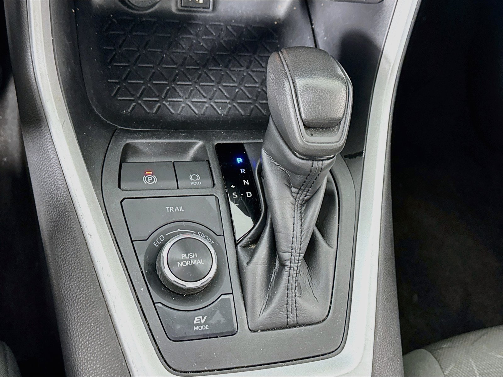 Certified 2024 Toyota RAV4 XLE AWD/4WD image 17