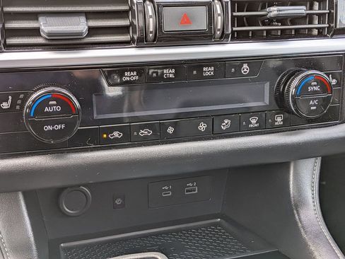 Used 2025 Nissan Pathfinder SL w/ SL Premium Package image 20