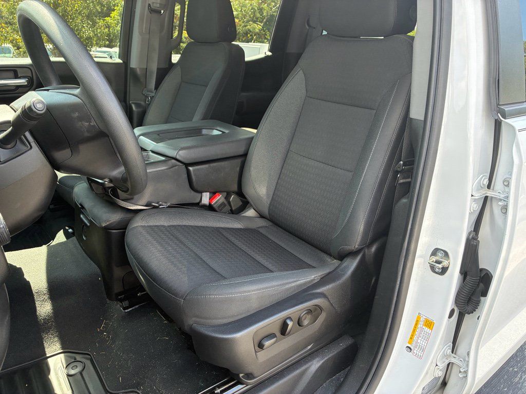 Used 2023 Chevrolet Silverado 1500 Custom AWD/4WD image 6