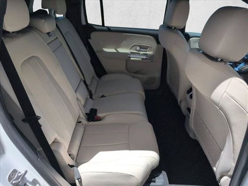 Used 2025 Mercedes-Benz GLB 250 4MATIC w/ Winter Package image 20