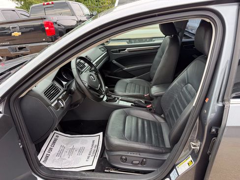 Used 2018 Volkswagen Passat 2.0T SEL Premium FWD image 7
