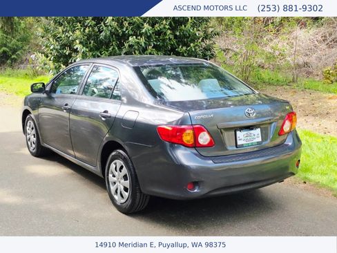 Used 2010 Toyota Corolla LE FWD image 3