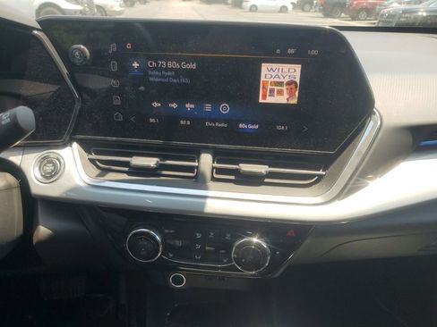 Used 2024 Chevrolet Trax LT w/ Driver Confidence Package FWD image 20