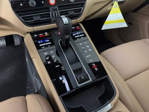 New 2026 Porsche Macan AWD/4WD image 26