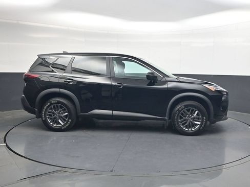 Used 2023 Nissan Rogue S AWD/4WD image 4