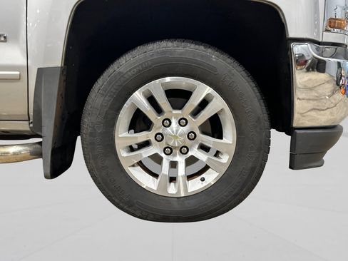 Used 2018 Chevrolet Silverado 1500 LT w/ All Star Edition image 51