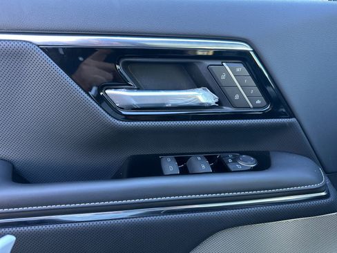 New 2025 GMC Sierra EV Denali AWD/4WD image 11
