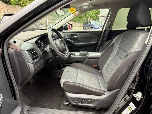 Used 2023 Nissan Rogue SV AWD/4WD image 17
