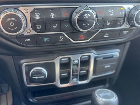 Used 2023 Jeep Wrangler Unlimited Sahara w/ Cold Weather Group AWD/4WD image 15