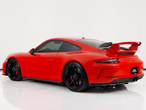 Used 2018 Porsche 911 GT3 w/ Sport Chrono Package RWD image 5