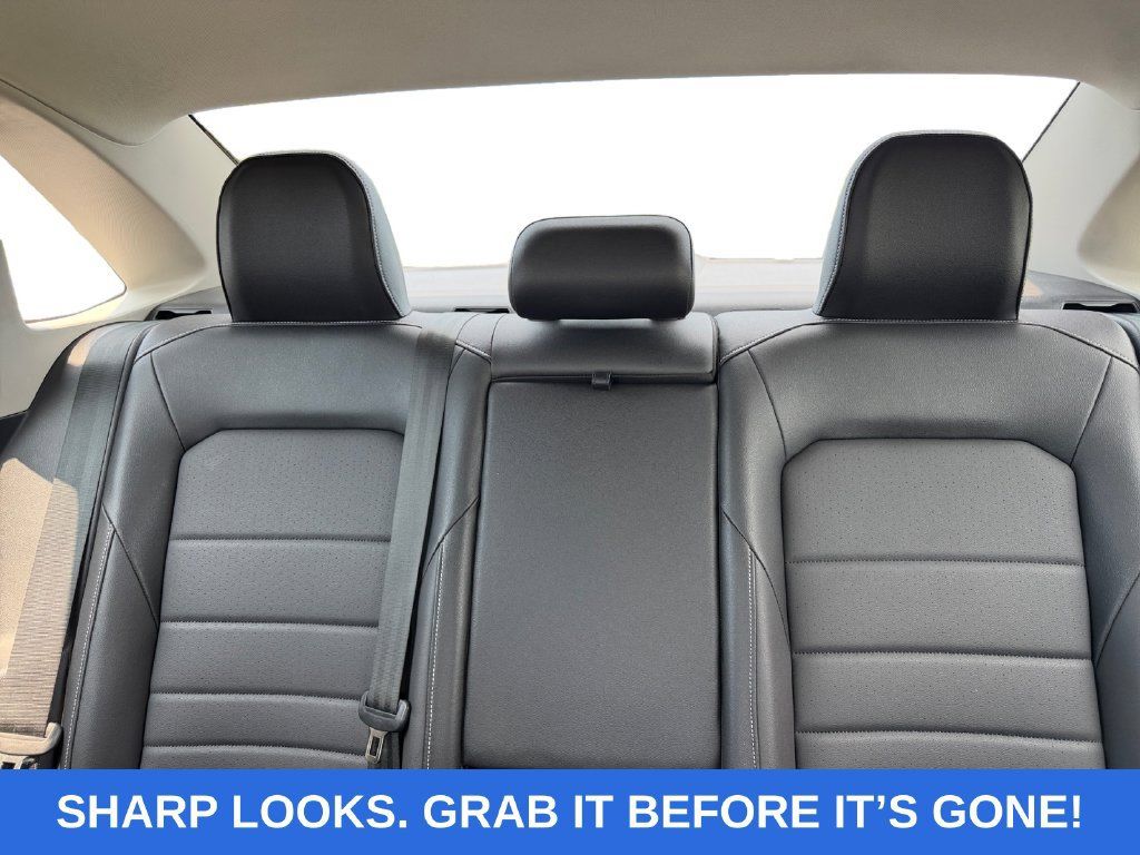 Used 2024 Volkswagen Jetta SE FWD image 9