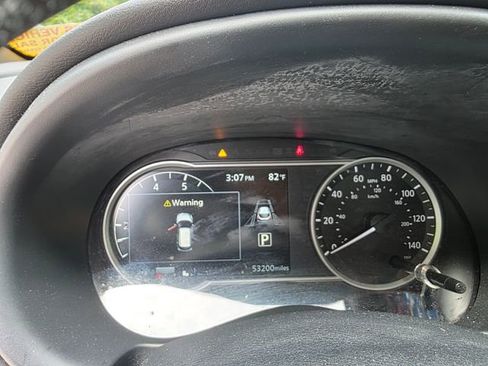 Used 2020 Nissan Kicks SR FWD image 5