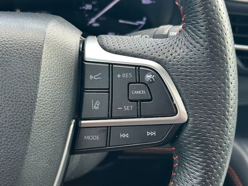 Certified 2022 Toyota Sienna XSE image 39