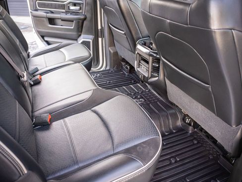 Used 2019 RAM 3500 Laramie image 31