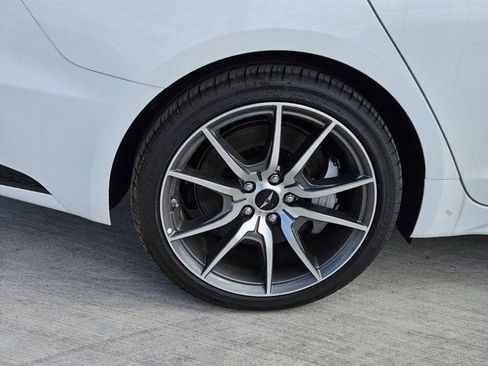 Used 2025 Genesis G70 2.5T image 7