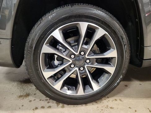 Used 2022 Jeep Grand Cherokee L Overland w/ Luxury Tech Group IV image 36