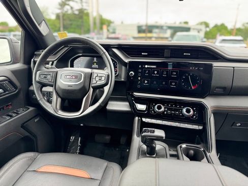 Certified 2025 GMC Sierra 1500 AT4 w/ Technology Package AWD/4WD image 12
