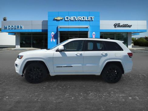 Used 2020 Jeep Grand Cherokee Altitude AWD/4WD image 8
