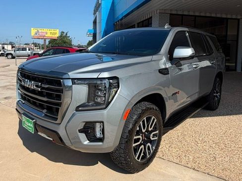 Used 2024 GMC Yukon AT4 w/ Technology Package AWD/4WD image 5