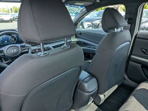 Used 2026 Hyundai Elantra SEL FWD image 27