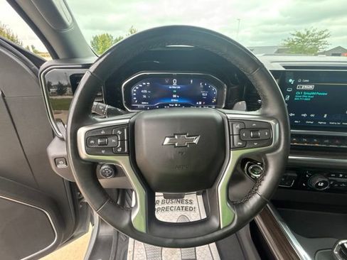 Used 2024 Chevrolet Silverado 1500 LT Trail Boss w/ LT Trail Boss Premium Package AWD/4WD image 3