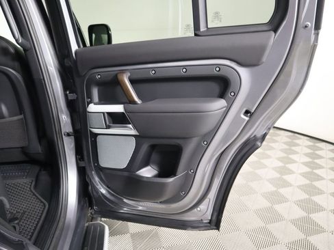 Used 2024 Land Rover Defender 130 S image 28