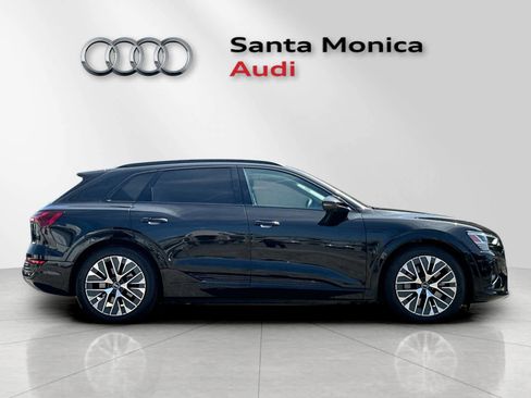 Used 2024 Audi Q8 e-tron Prestige w/ Prestige Package image 8