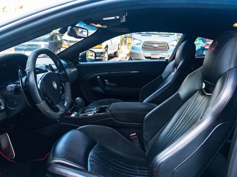 Used 2017 Maserati GranTurismo Sport RWD image 17