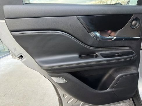 Used 2021 Lincoln Corsair Reserve w/ Equipment Group 201A image 18