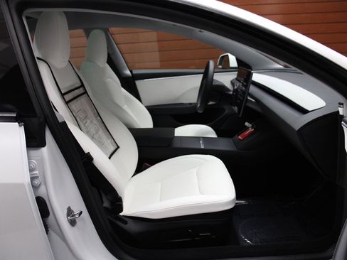 Used 2024 Tesla Model 3 Long Range RWD image 18