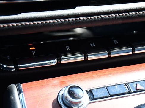Used 2023 Lincoln Aviator Reserve AWD/4WD image 29