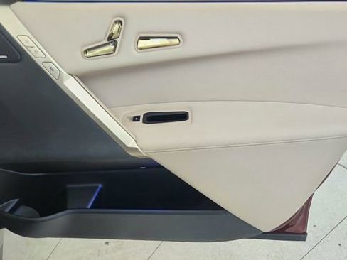 Used 2023 BMW iX xDrive50 w/ Premium Package image 25