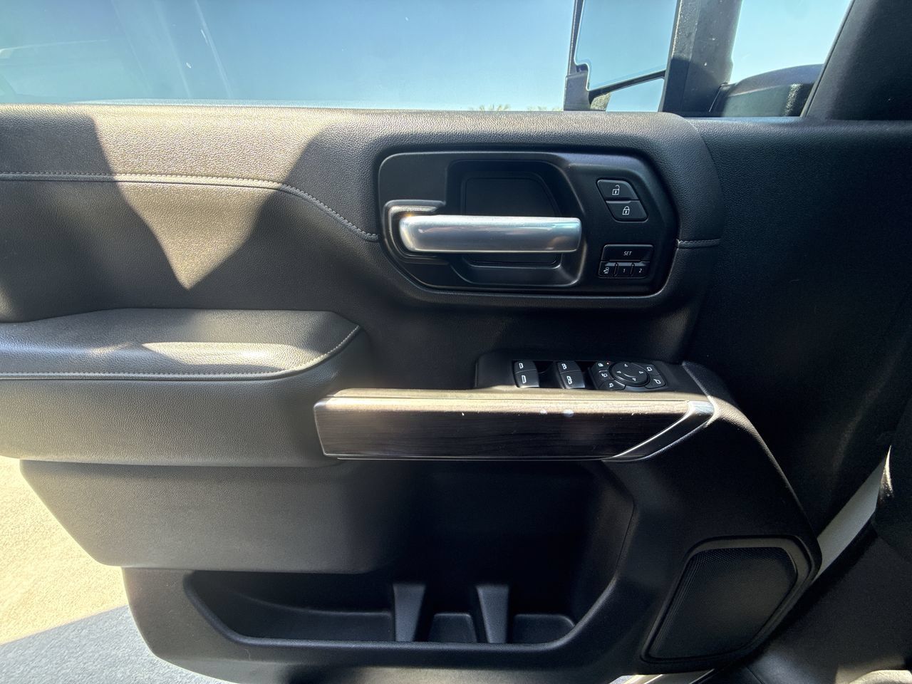 Used 2021 Chevrolet Silverado 2500 LTZ w/ LTZ Plus Package AWD/4WD image 21