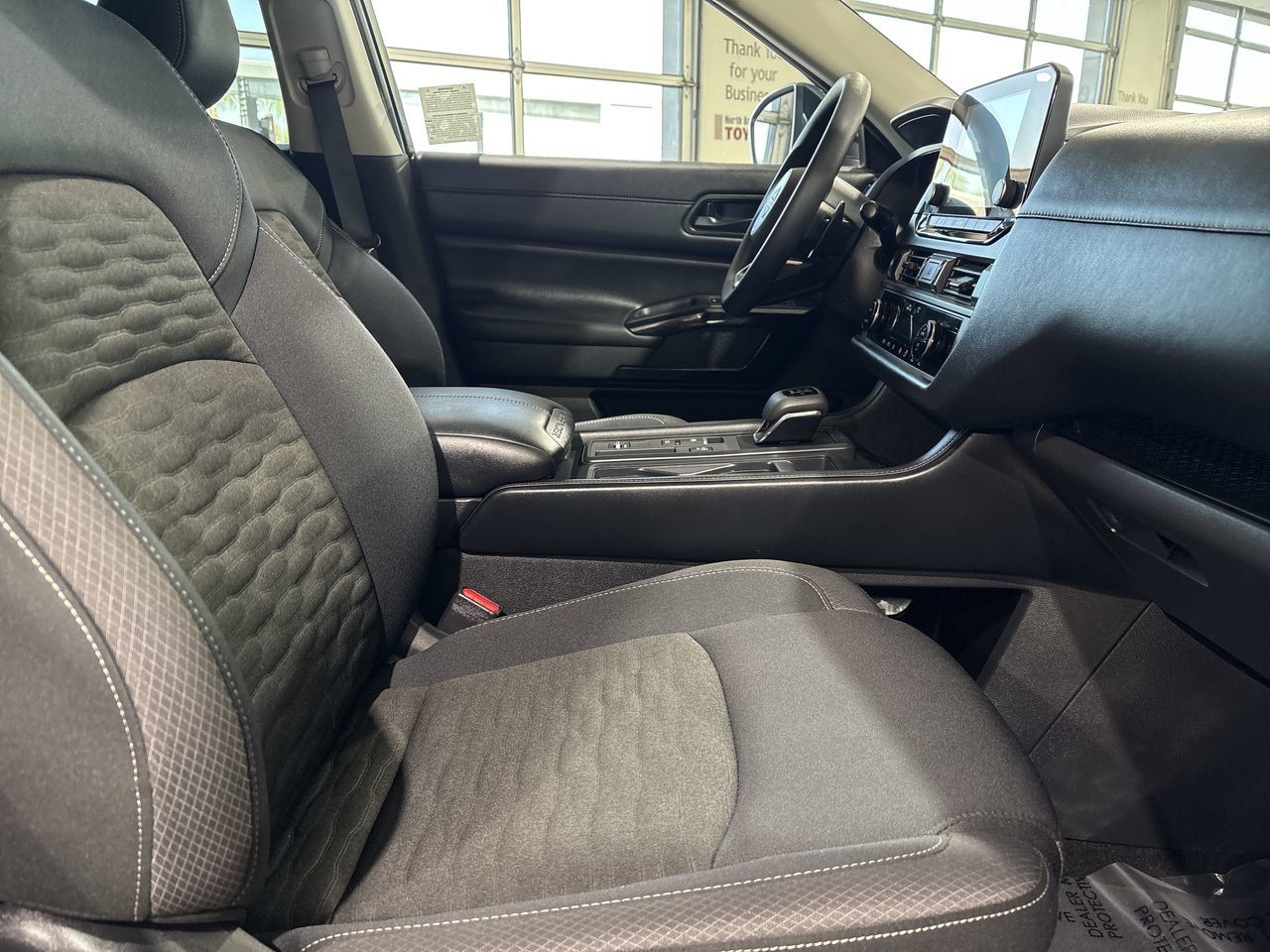 Used 2025 Nissan Pathfinder S FWD image 24