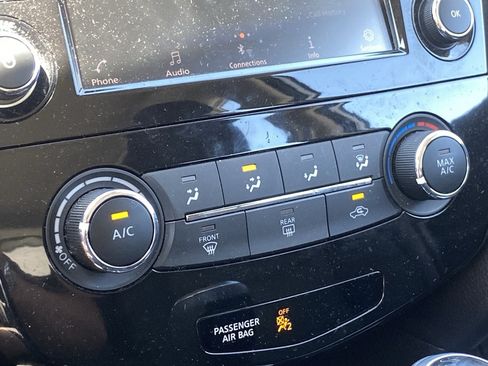 Certified 2020 Nissan Rogue S FWD image 9