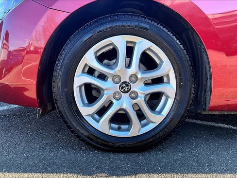 Used 2017 Toyota Yaris iA image 9