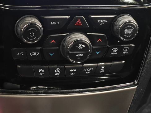 Used 2019 Jeep Grand Cherokee Altitude image 8