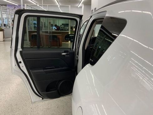 Used 2015 Jeep Compass Sport w/ Power Value Group AWD/4WD image 25