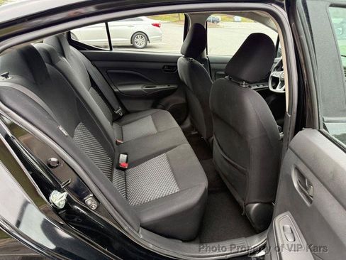 Used 2022 Nissan Versa S FWD image 11