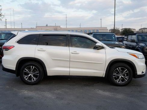 Used 2016 Toyota Highlander XLE image 5