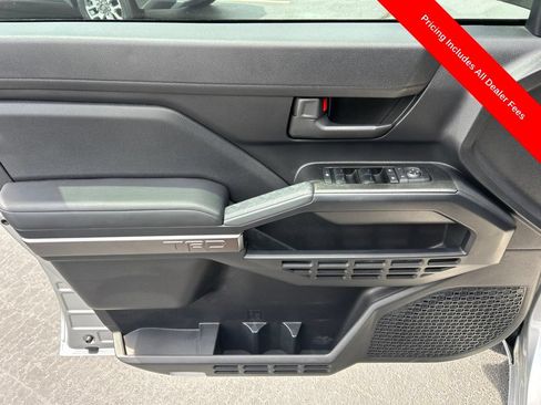 Used 2025 Toyota 4Runner TRD Sport AWD/4WD image 3