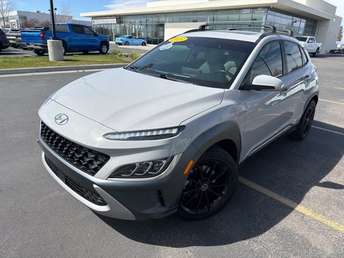 Used 2023 Hyundai Kona Limited image 3