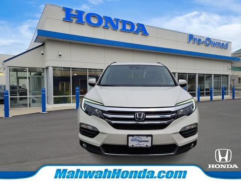 Used 2017 Honda Pilot Elite image 2