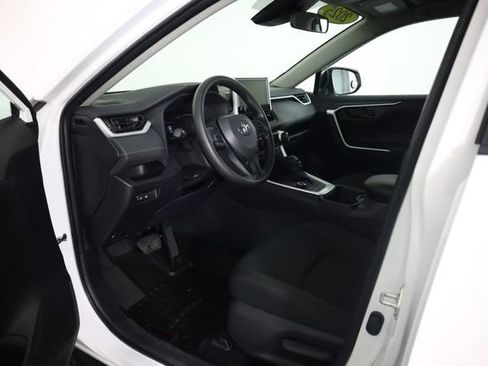 Used 2025 Toyota RAV4 LE image 27