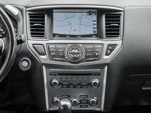 Used 2018 Nissan Pathfinder SL w/ Cargo Package image 23
