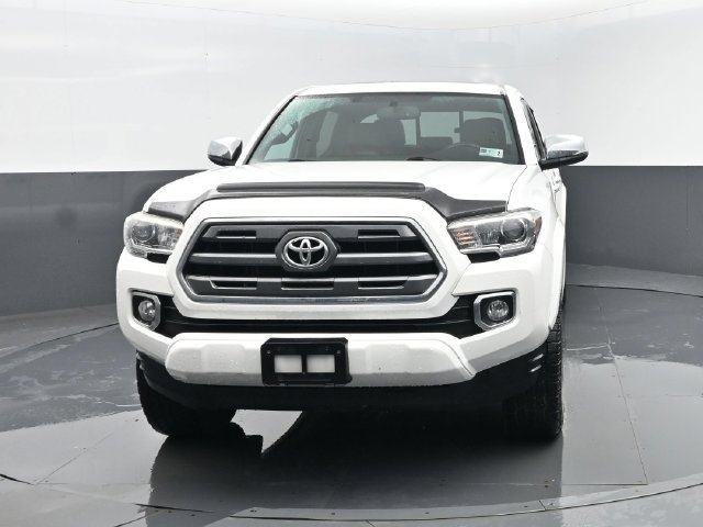 Used 2016 Toyota Tacoma Limited w/ Towing Package AWD/4WD image 22