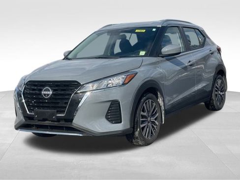 Certified 2023 Nissan Kicks SV image 2
