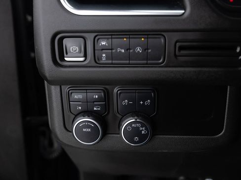 Used 2023 Chevrolet Suburban RST image 41